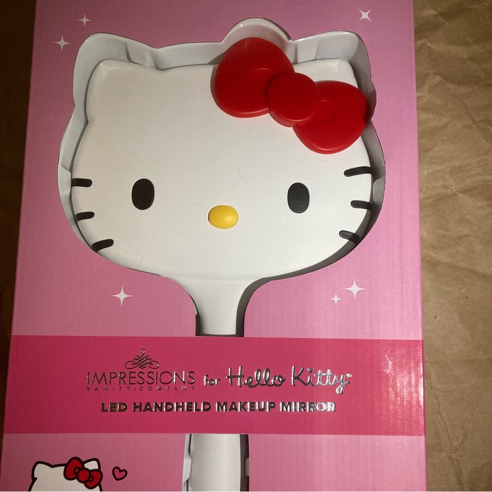 Hello Kitty LED Handheld Mirror - Picture 2 of 6